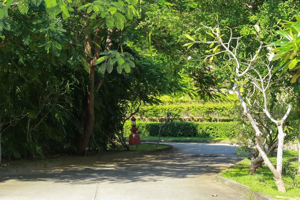 Nai Harn Baan-Bua Villas Extérieur photo